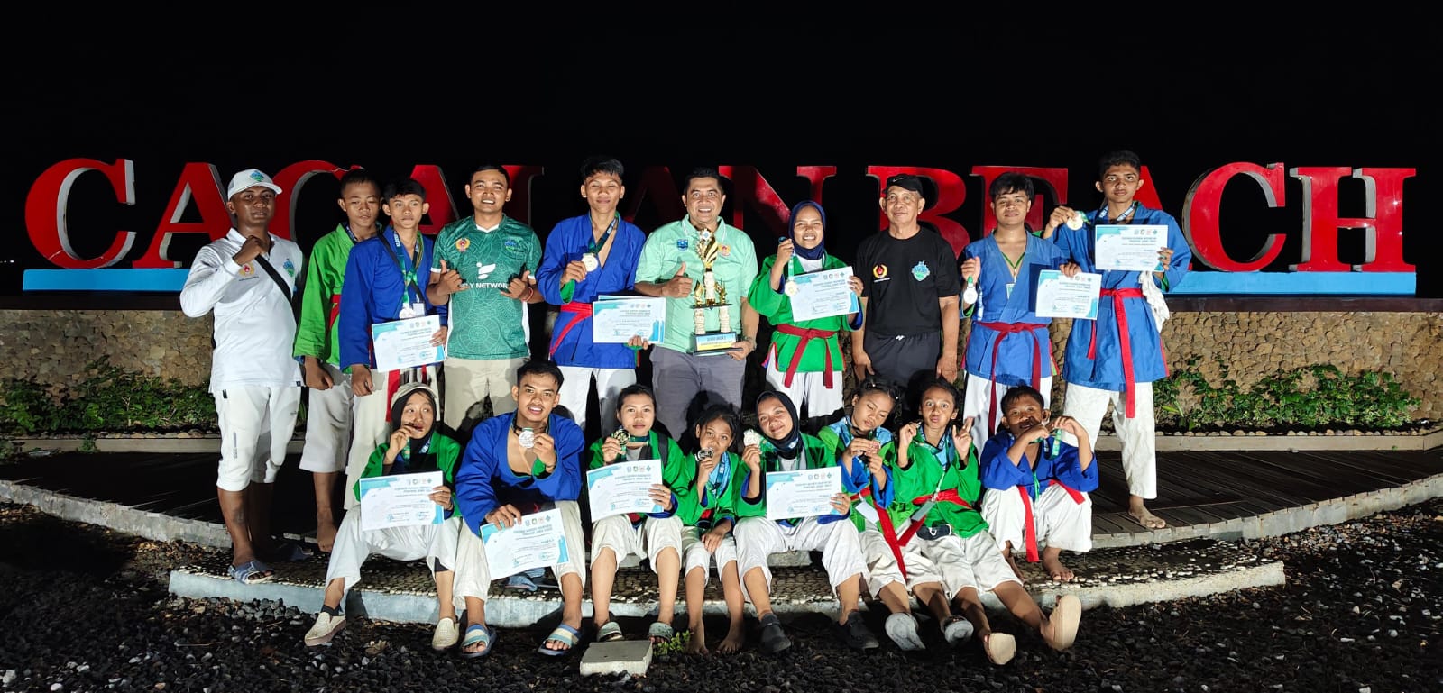 Tim Kurash Kabupaten Probolinggo Sabet Juara Umum di Kejurda Jawa Timur Beach Kurash II 2025